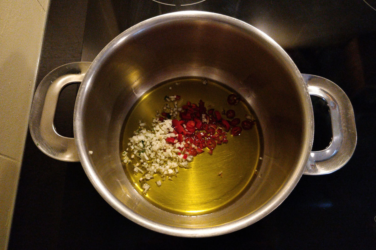 Oil, garlic, chili peppers