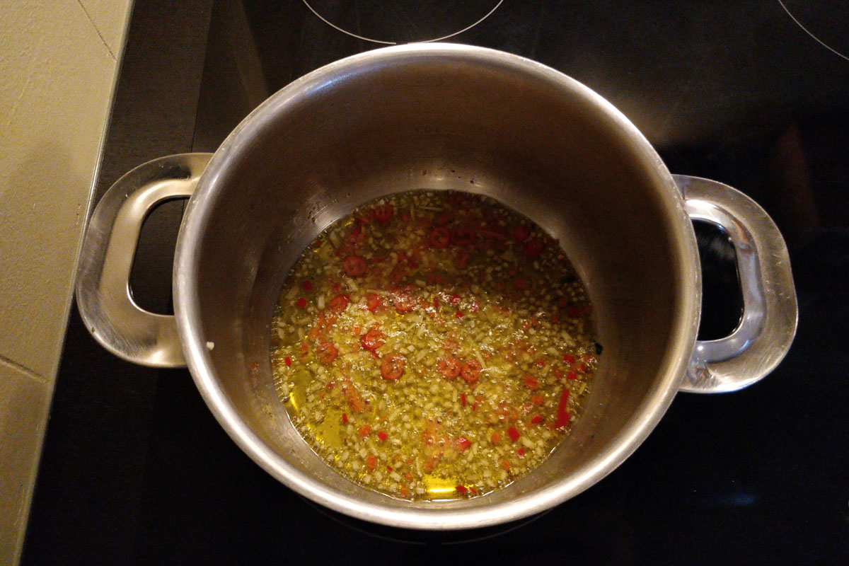 Oil, garlic, chili peppers